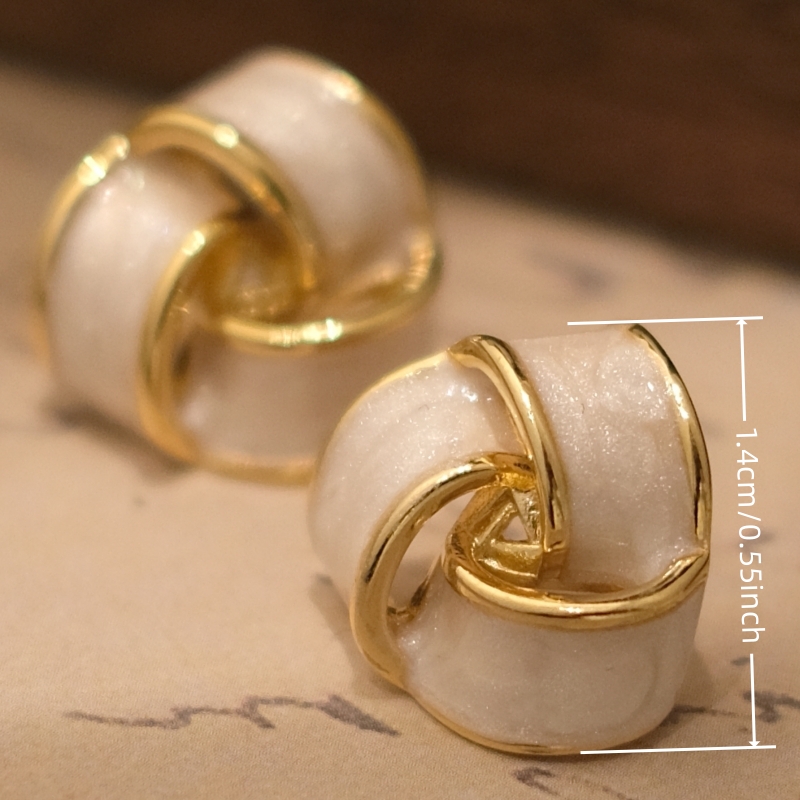 Women's Exquisite Vintage Enamel Flower Stud Earrings